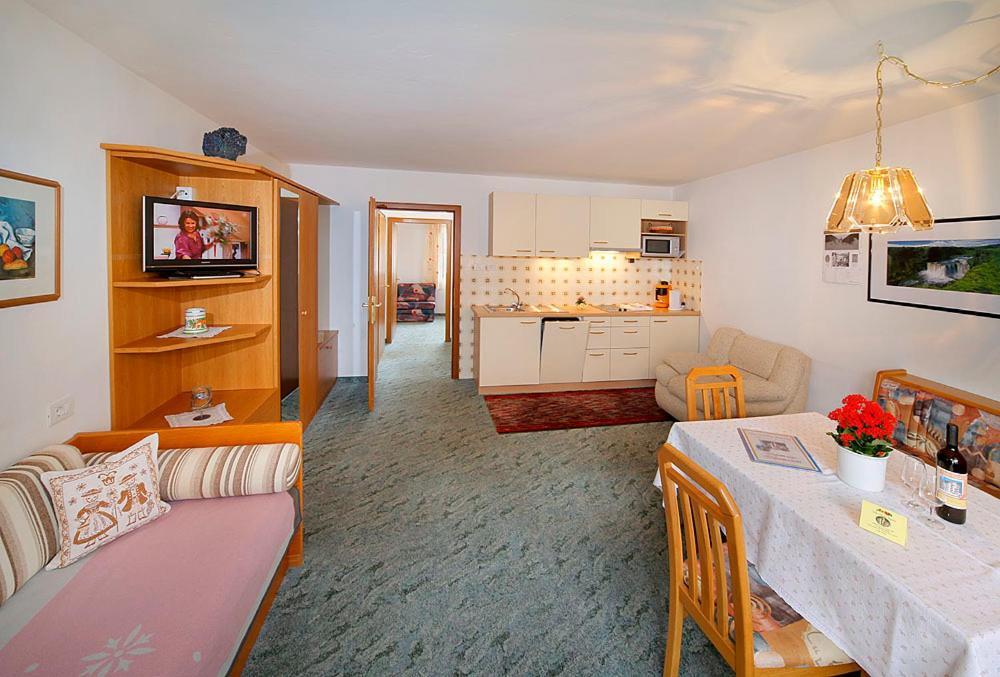 Pension Villa Claudia Augusta Resia Quarto foto